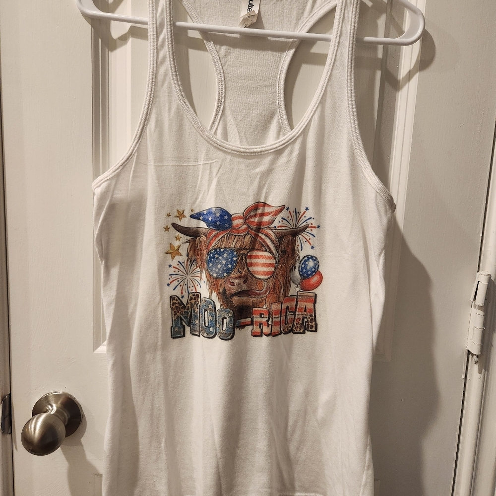 Women's Tultex white USA cow razor back tank top. Size XL.